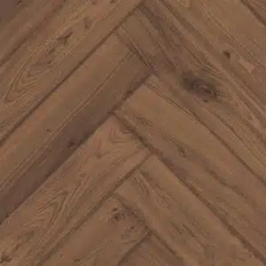 Eiken visgraat vloer van De Vloeren Kenner in de kleur Mahogany Red