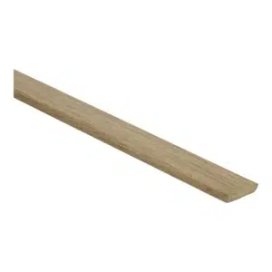 Plakplint voor PVC vloeren en laminaat vloeren. Met zelfklevende plakstrip. Kleur Licht geborsteld Eiken Naturel.