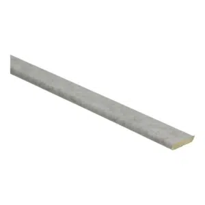 Plakplint voor PVC vloeren en laminaat vloeren. Met zelfklevende plakstrip. Kleur Tegel Grijs.