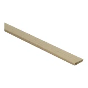 Plakplint voor PVC vloeren en laminaat vloeren. Met zelfklevende plakstrip. Kleur New England Oak.